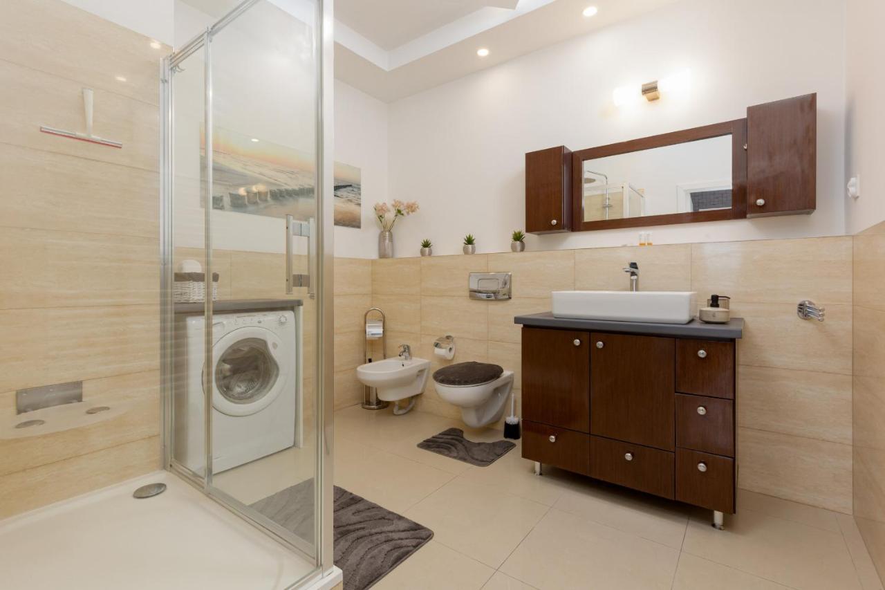 Park Arkadia Apartment With Parking Mokotow By Noclegi Renters 华沙 外观 照片